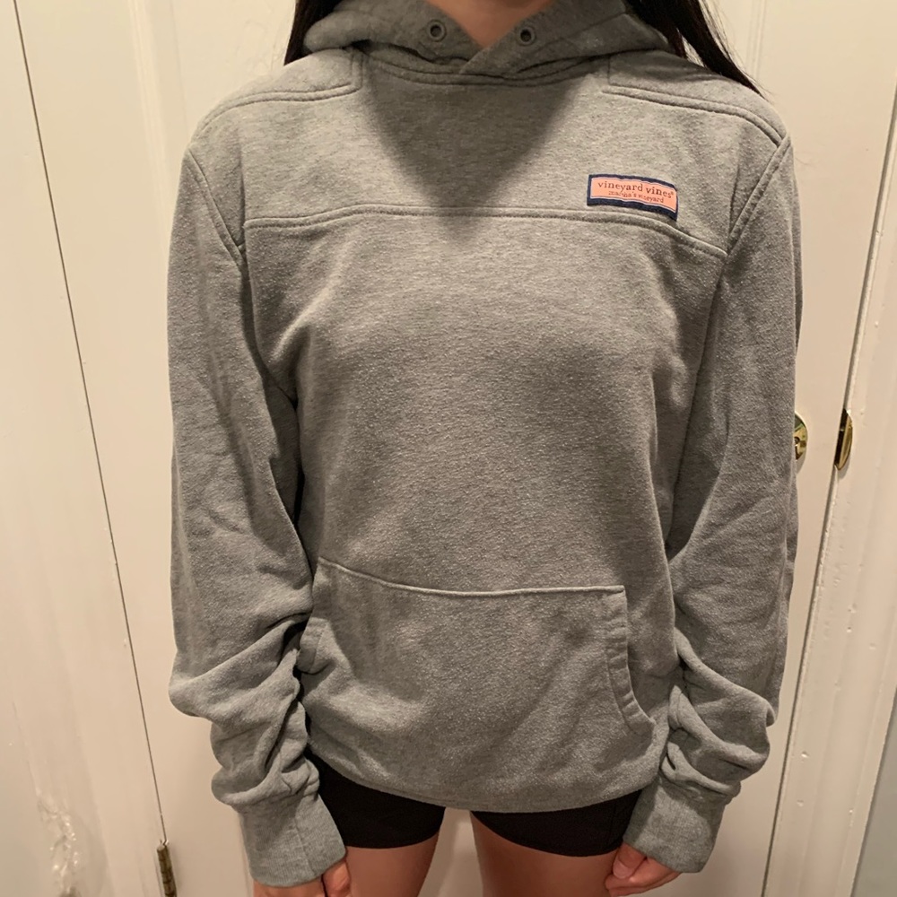 Vineyard Vines sweatshirt